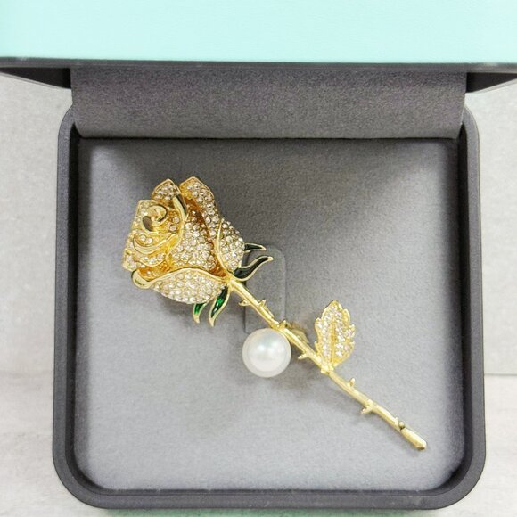 Share Golden rose brooch, Floral brooch, Formal dress brooch, white pearl brooch - Picture 5 of 9